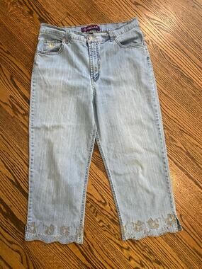 Gloria Vanderbilt light wash crop jeans with embroidered hem area